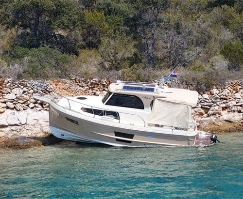 Leidi poljubila otok