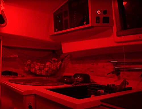 Zašto noćno crveno svijetlo?