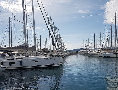 Čarteraši traže pomoć