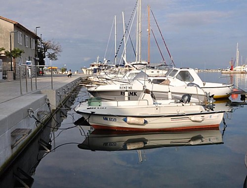 Novouređena riva u Malinskoj