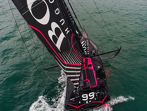 Alex Thomson prešao Ekvator