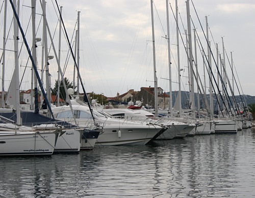 Hrvatska charter industrija