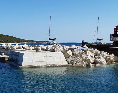 Sanacija gatova luke Krijal