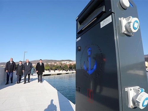 Otvorena crikvenička luka