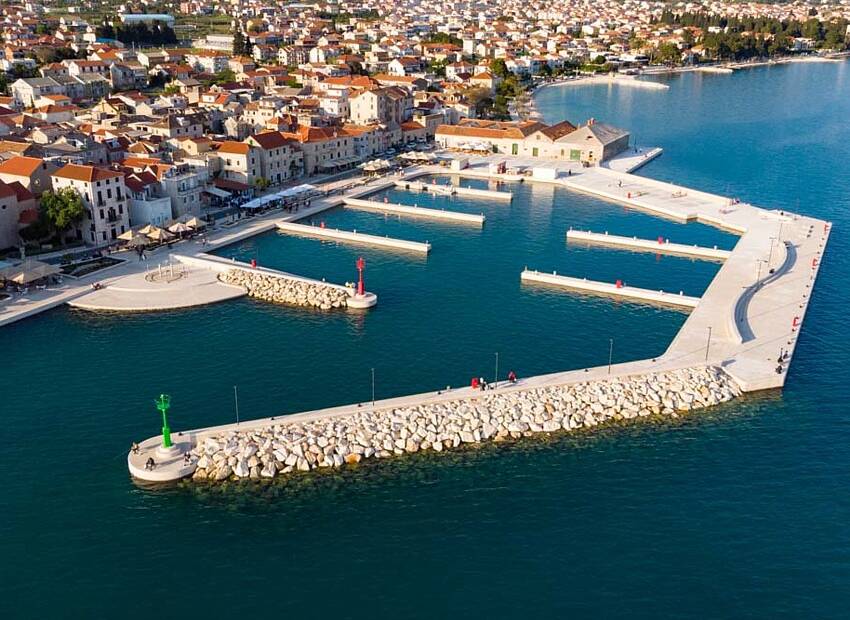 Komunalni vez u luci Kaštel Stari