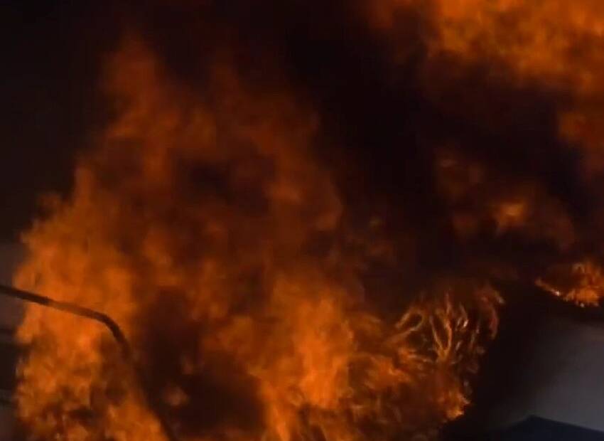 Vaš je brod zahvatio požar…