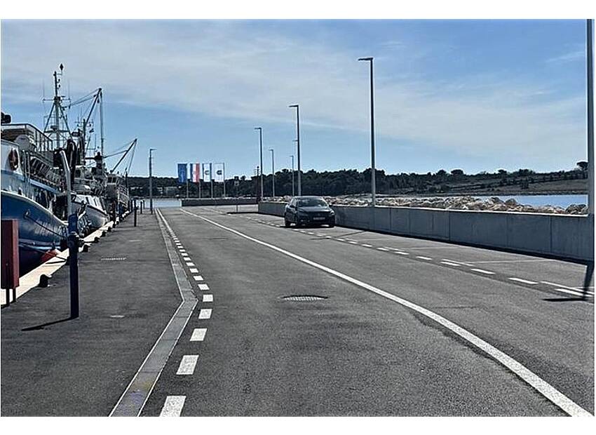 Otvorena Ribarska luka u Novalji