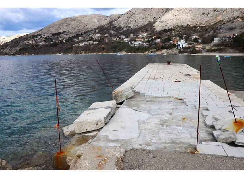 Nužna je hitna sanacija luke Stara Baška