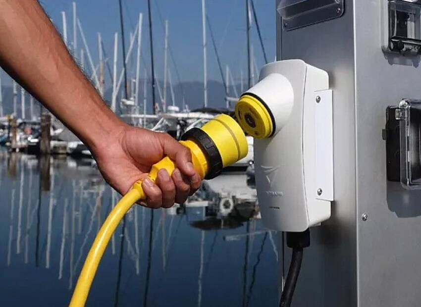 Revolucionarna energetska veza