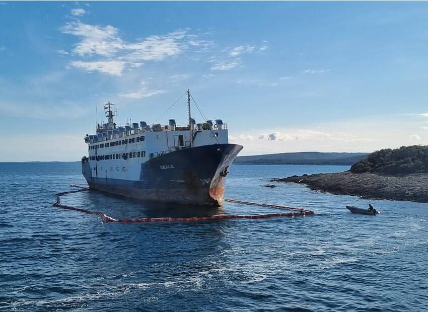 Aktivnosti vezane uz nasukani brod u Raškom zaljevu