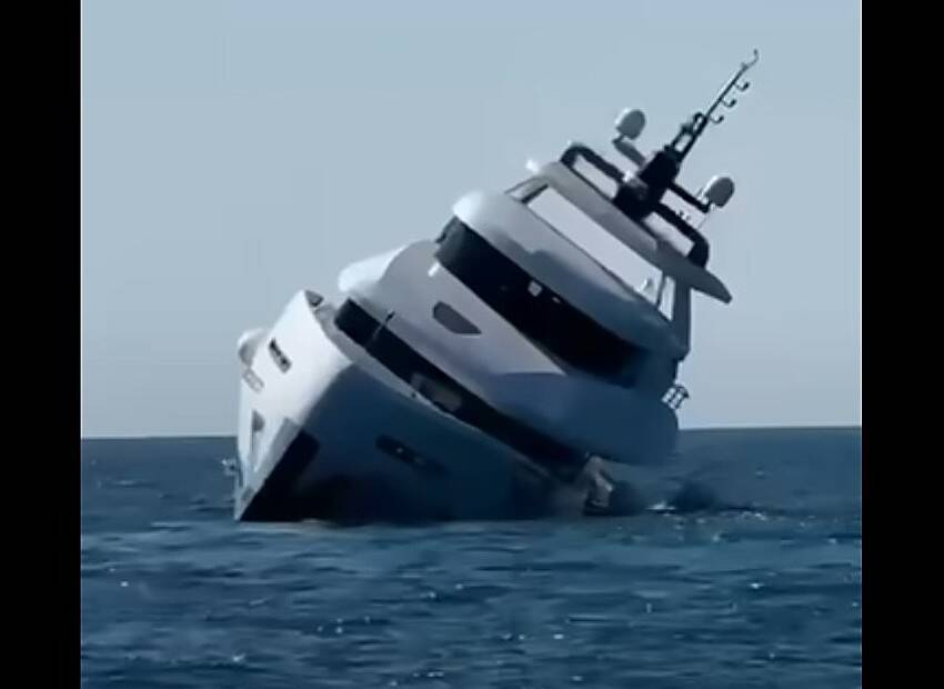 VIDEO: Prevrtanje nakon porinuća