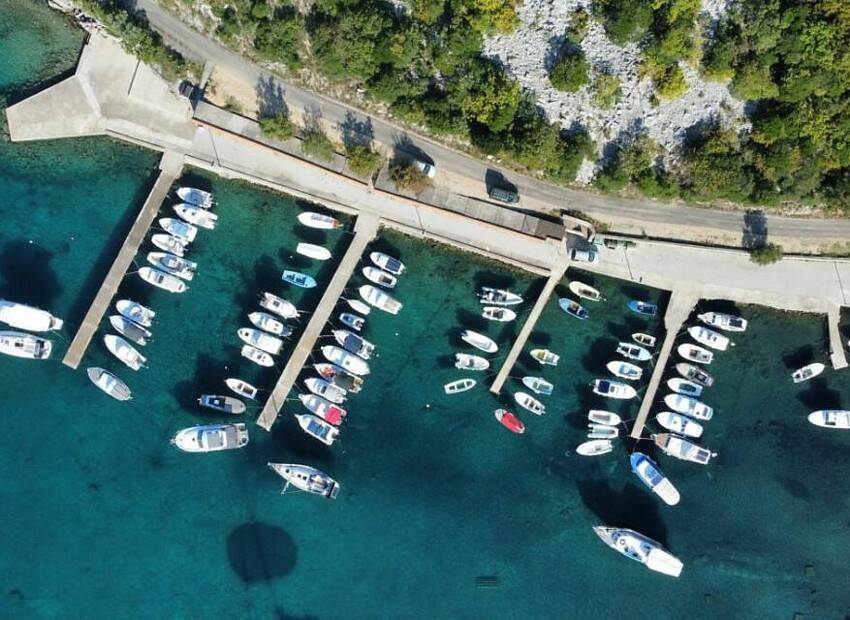 Započeli su radovi na rekonstrukciji luke Vela Jana