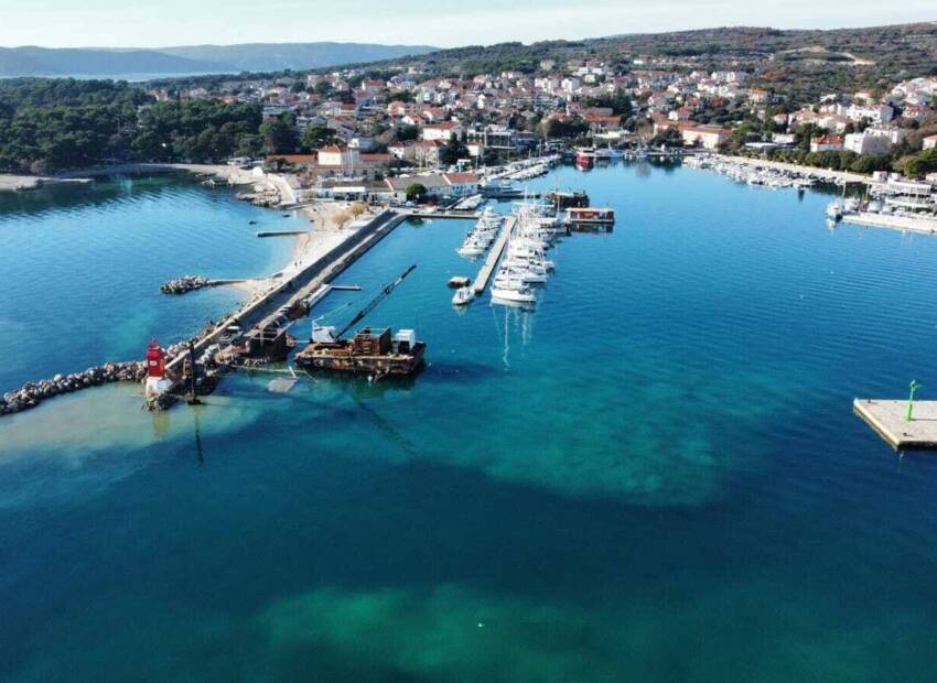 Radovi u luci Krk krajem 2025. godine