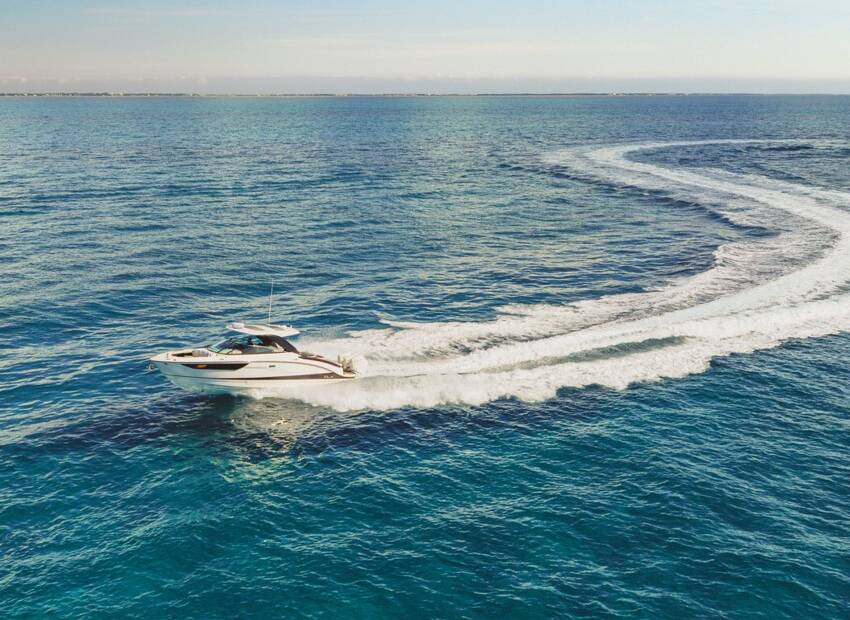 Sea Ray predstavlja potpuno novi SLX 360 OB