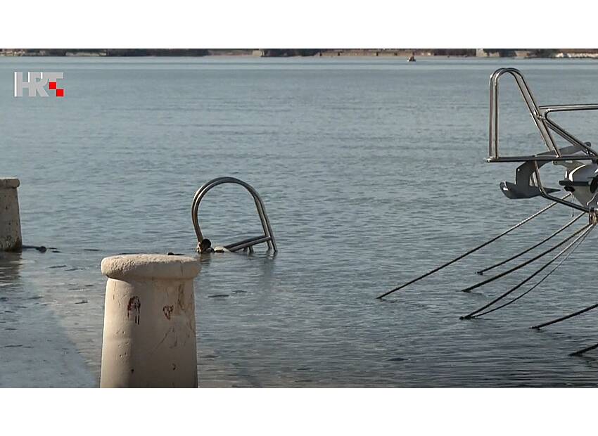 Tragovi nevremena još su vidljivi