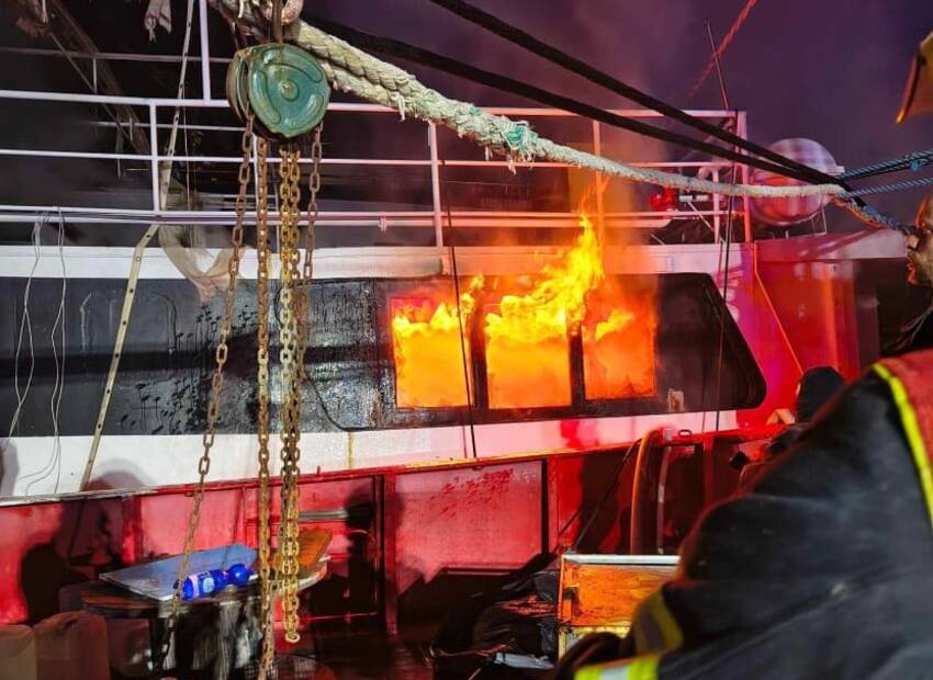 Požar na brodu kod Omiša