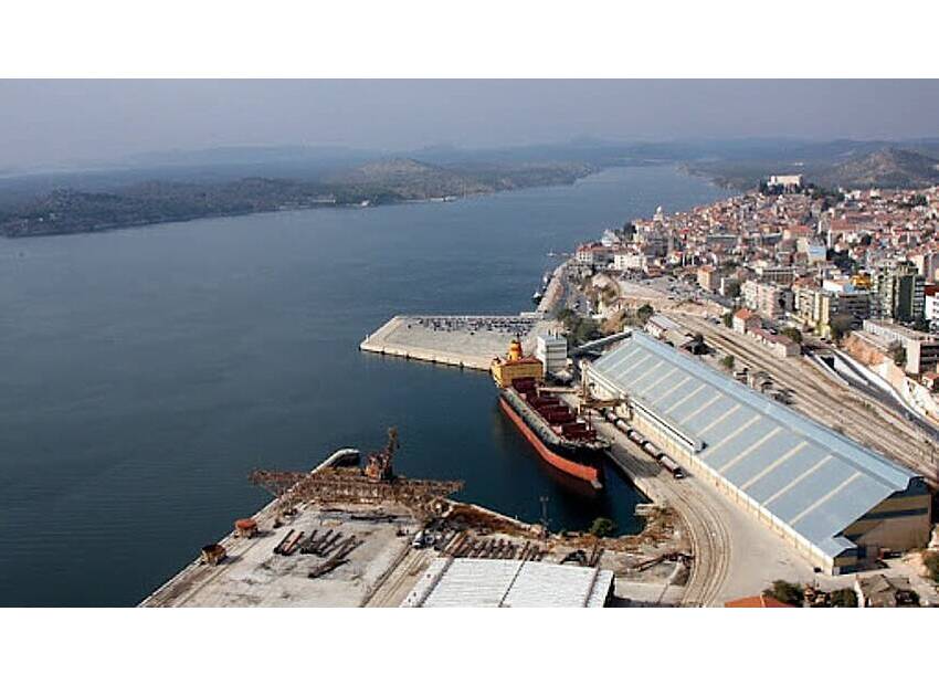 Gradnju spojne obale Dobrika-Rogač