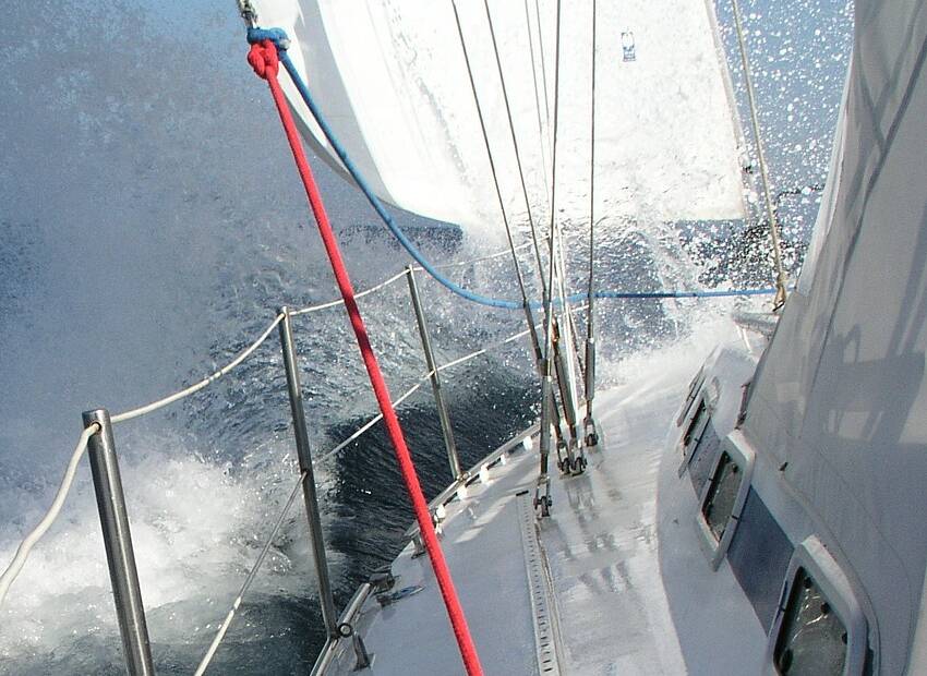 Plovidba po teškom moru