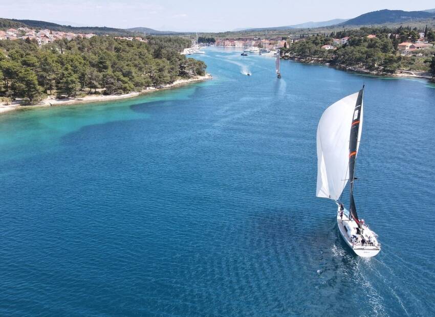 Sunce i vitar na startu Paiške