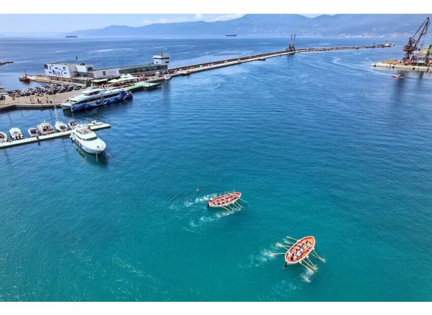 Regata u mornarskom veslanju