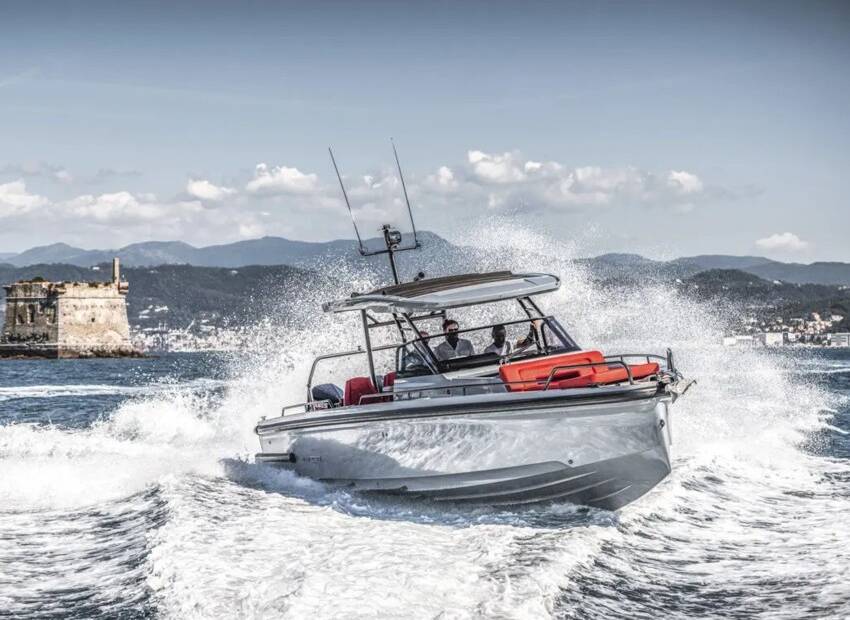 Visokoučinkoviti yacht tender