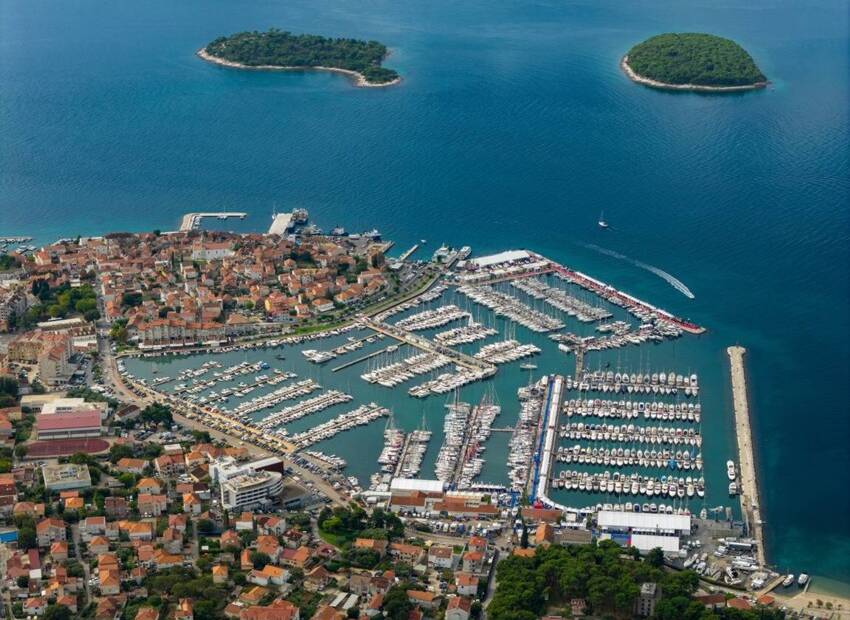 Zatvoren 28. Biograd Boat Show